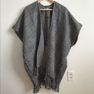 Houndstooth LOFT Poncho / Cape / Shrug